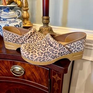 NWOB Women's Dansko Leopard Cheetah Animal Print Clogs Shoes Size 42 or 12